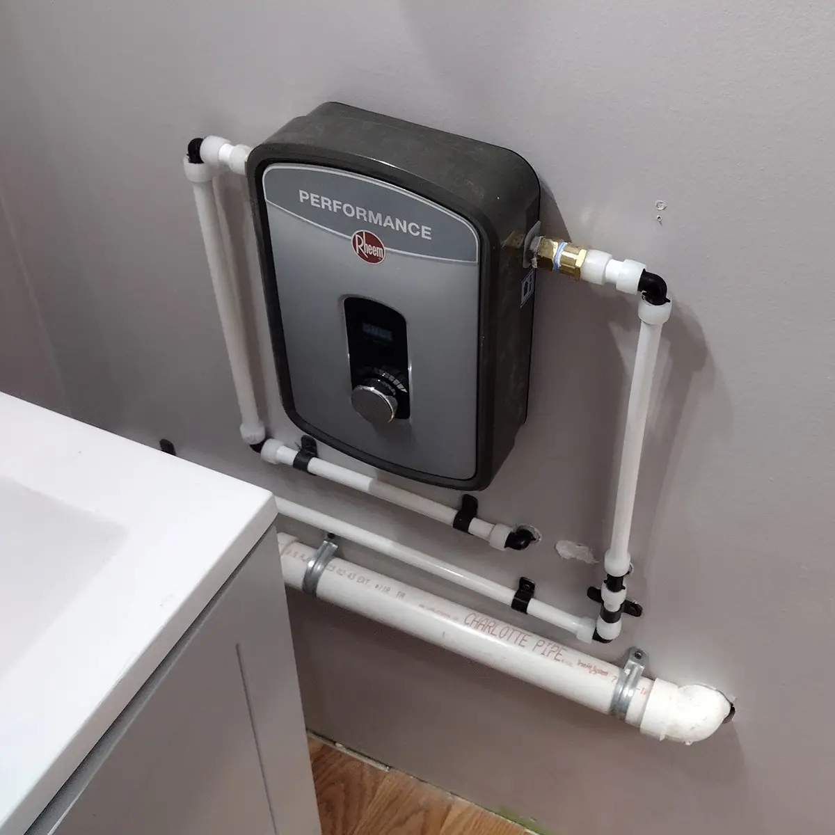 Professional Tankless Water Heater Replacement in Largo