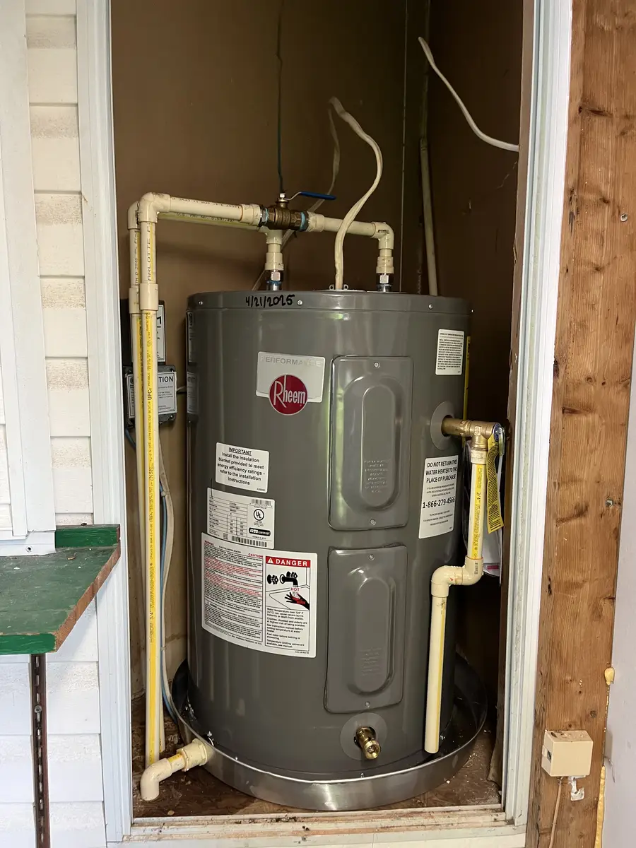 Efficient Water Heater Replacement in Largo Mobile Home